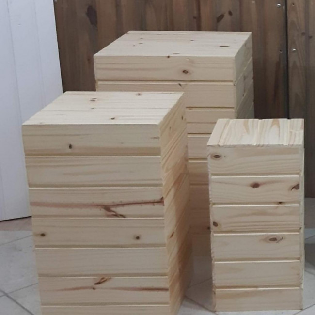 Trio de Cubos em Pinus