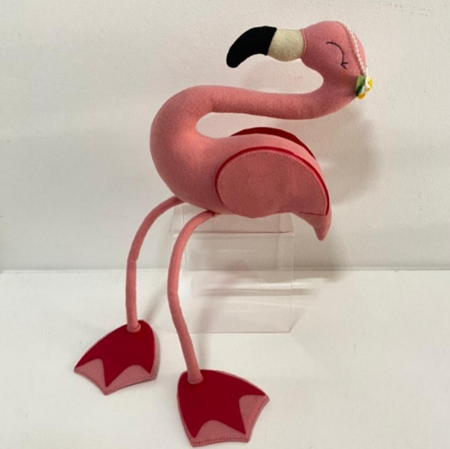 Flamingo grande sentado