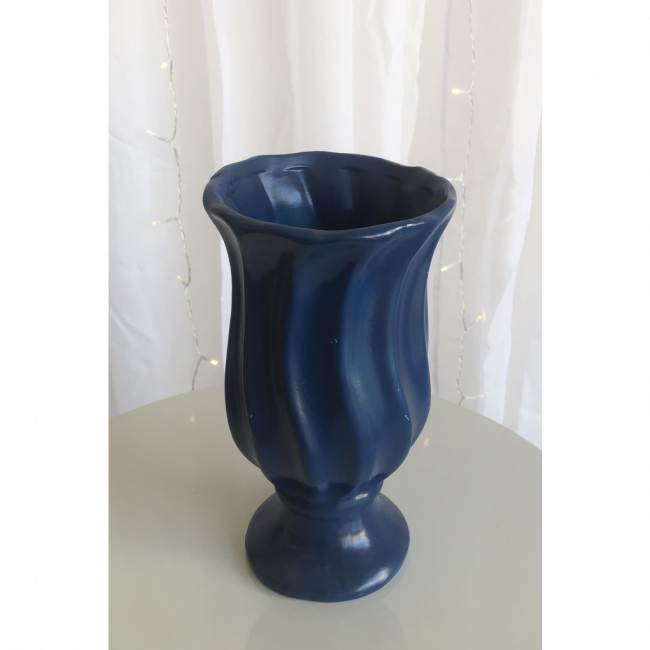 Vaso cerâmica torcido azul escuro