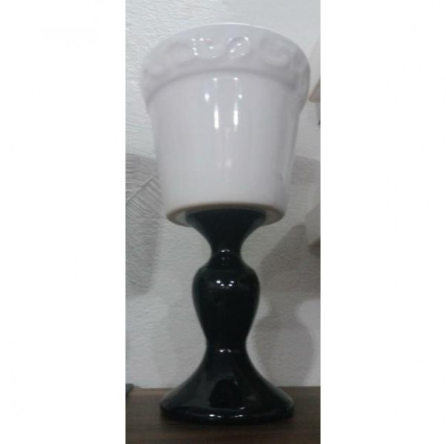 VASO BRANCO COM PRETO GEOMETRICO