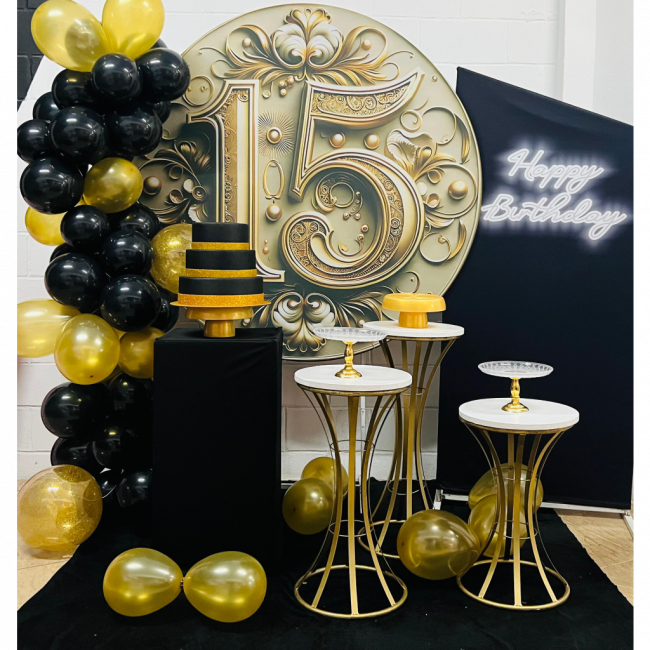 15 ANOS PRETO E DOURADO (MODELO 2)