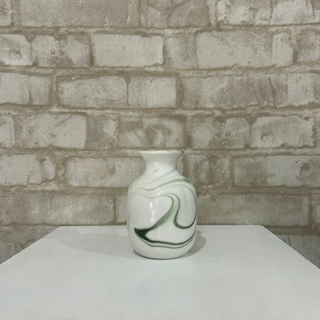 Vaso porcelana  com detalhes verde - pequeno