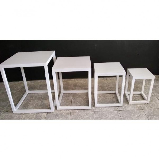 Mesa branca cubo MDF P 30 x 29 x 45 cm Altura