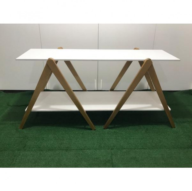 Mesa branca com dourada  1,80 x0 60 cm