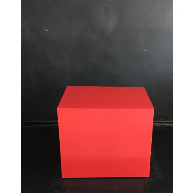 Mesa cubo vermelho  70cm  C  x 58 cm L x 60cm Alt
