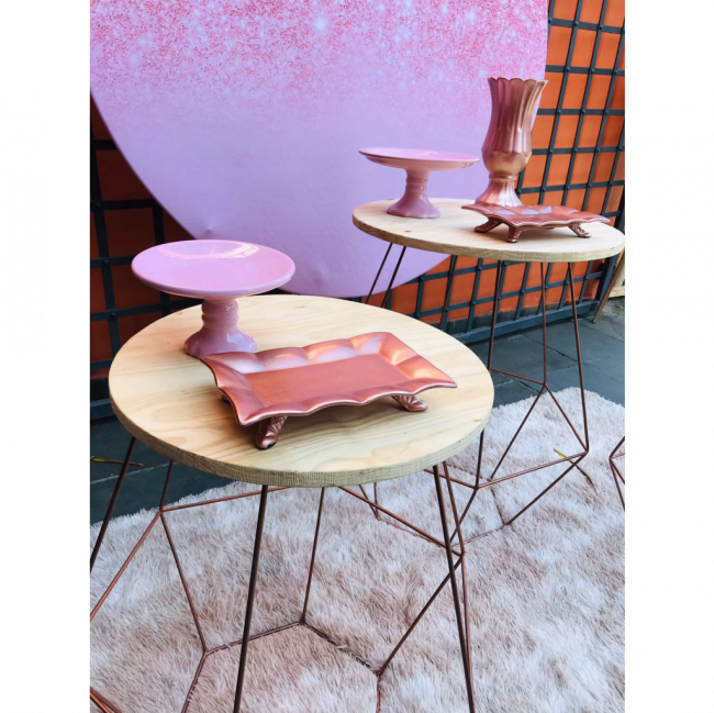 Decoração painel glitter rosa com mesas diamante