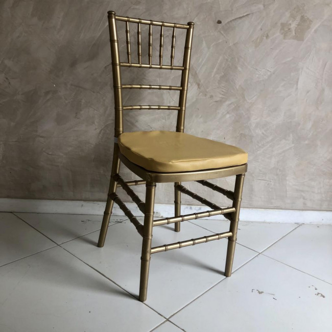 Cadeira Tiffany Dourada c/ Assento